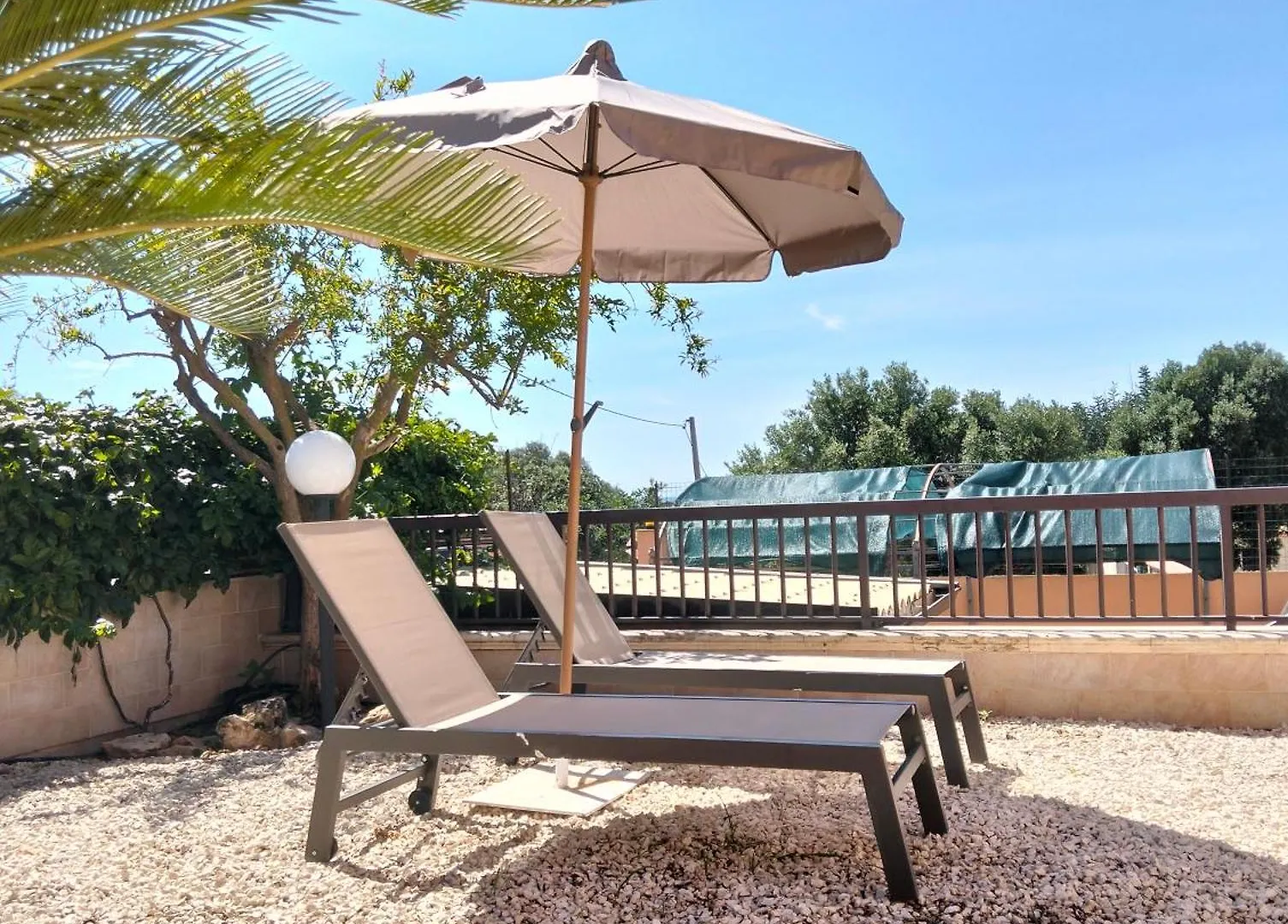 Home 65 Seafront With Private Pool
